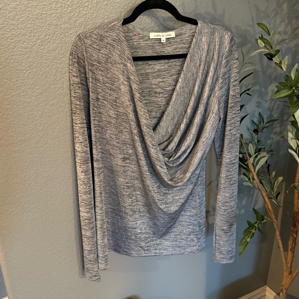 Robbi & Nikki by Robert Rodriguez Gray Drape Long Sleeve Blouse